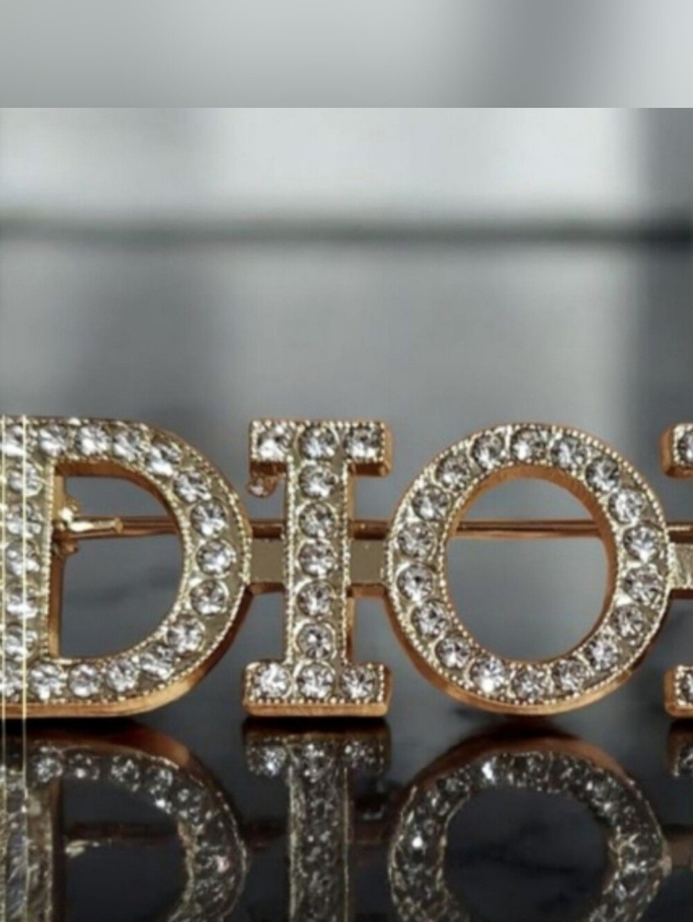 Dior Brooch in Gold - Picture 5 of 6